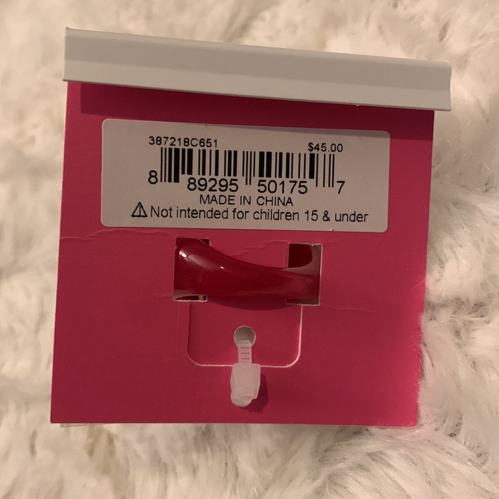 NWT $45 Betsey Johnson XOX Heart Ring - Size 8 - Picture 7 of 7